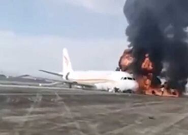 VIDEO. Avión se sale de la pista en aeropuerto en China y se incendia