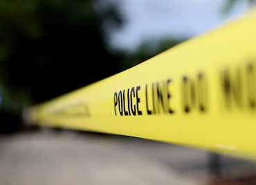 Arrestan en Florida a pareja que encerró a su hijo adoptivo en un garaje durante 5 años