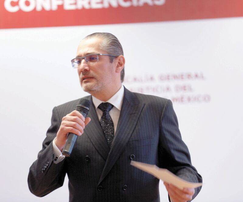 Alejandro Gómez, fiscal mexiquense, reveló que la docente de danza fue estrangulada con su propia bufanda. JORGE ALVARADO. EL UNIVERSAL