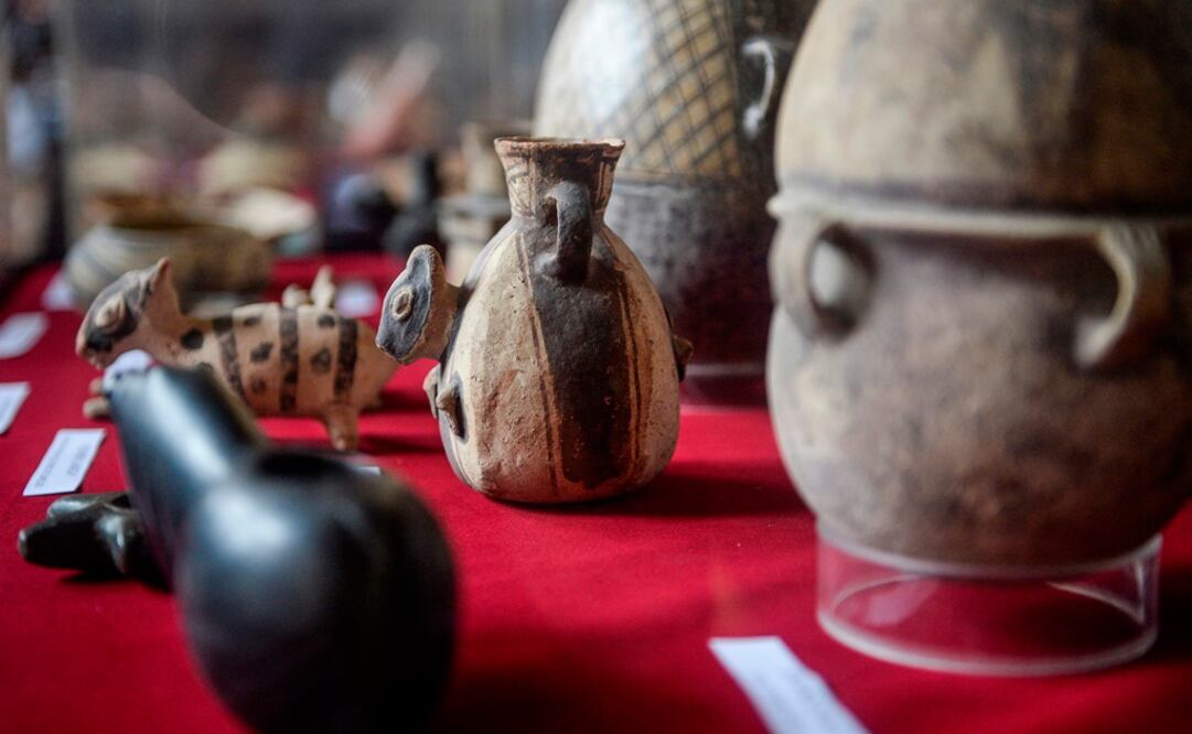 En el lote hay más de 500 objetos arqueológicos de las culturas prehispánicas. Foto: AP/Martin Mejia