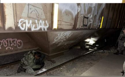 Ejército halla presunta droga debajo de tren de carga en Sinaloa; estaba dentro de 109 bolsas transparentes