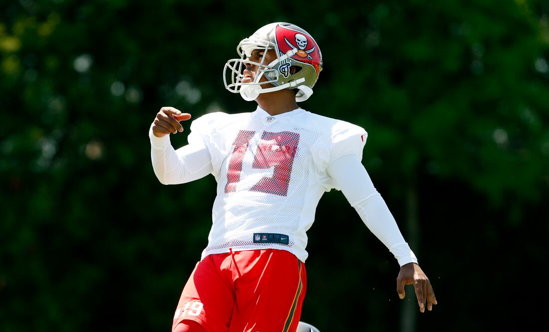 Matt May/Buccaneers. Roberto llegó a los Bears de Chicago y a los Panthers de Carolina pero no tuvo actividad.