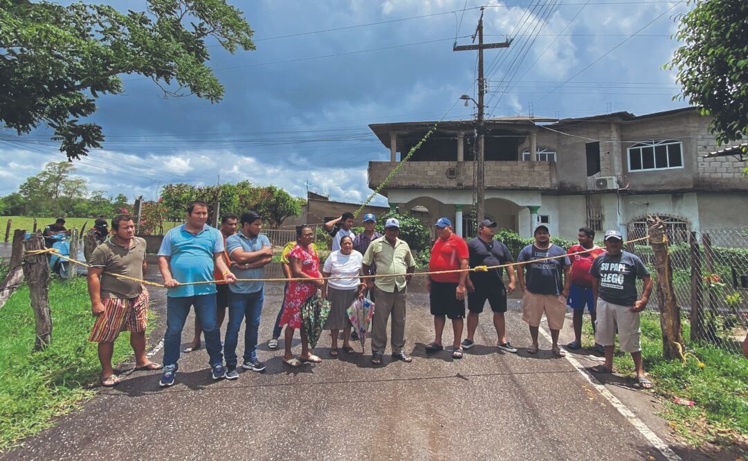 Vecinos de la comunidad Rivera Alta, del municipio de Jalpa de Méndez, consideran que el Centro de Resguardo Forense les ocasionará inseguridad y problemas de salud. Foto: de LUMA LÓPEZ. EL UNIVERSAL
