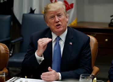 Trump reitera amenaza de sanciones a Turquía y exige liberación de pastor