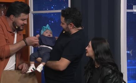 José Eduardo presenta a su hija Tessa en programa de tv y presume "el rasgo Derbez"