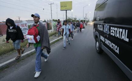 Caravana migrante deja Querétaro; continúan camino a Tijuana