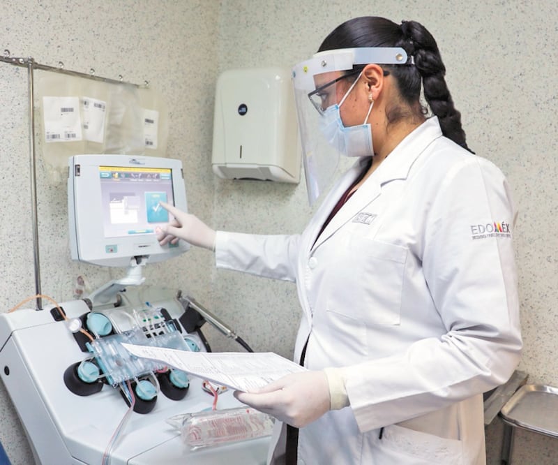 El uso de dióxido de cloro contra el Covid- 19 y sus complicaciones no se cubrirán por algunas ase guradoras. ARCHIVO EL UNIVERSAL