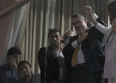 Comunidad internacional felicita a Bernardo Arévalo por su triunfo en las elecciones de Guatemala
