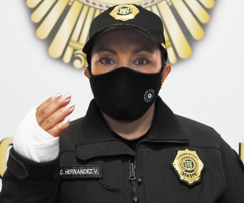 En la manifestación del lunes 43 policías resultaron lesionadas. HUGO GARCÍA. EL UNIVERSAL 