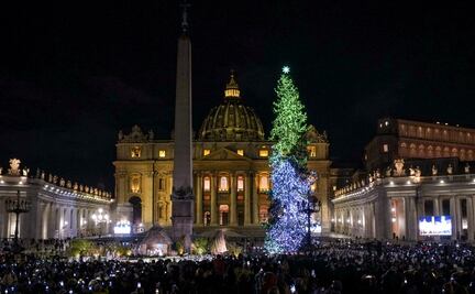 FOTOS: Encienden árbol de Navidad y nacimiento en El vaticano con un niño Jesús sobre un pañuelo palestino
