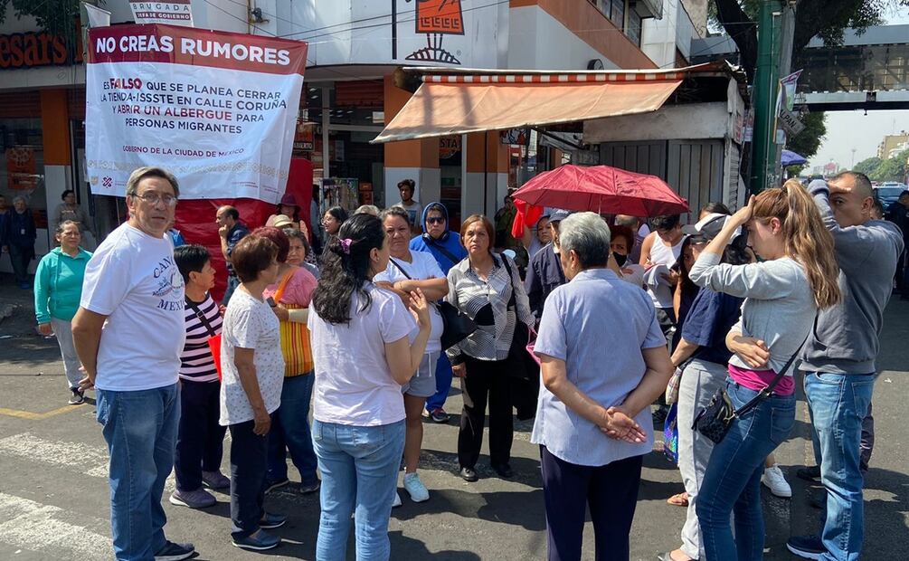 Vecinos de Viaducto Piedad piden ayuda por sobrepoblación en campamento migrante en alcaldía Iztacalco. Foto: Juan Carlos Williams