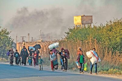 Miles huyen de Siria tras ofensiva turca