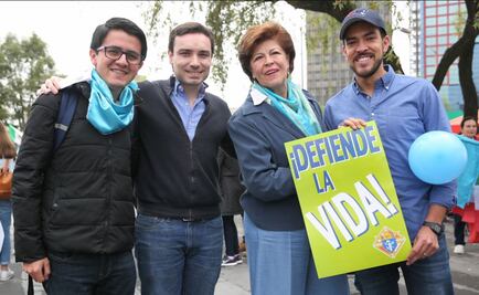 Panistas participan en concentración contra el aborto 