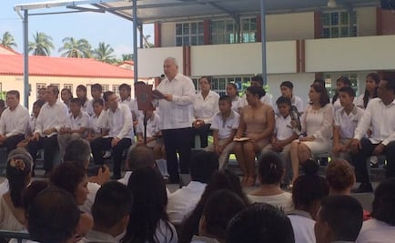 Chuayffet reaparece en público