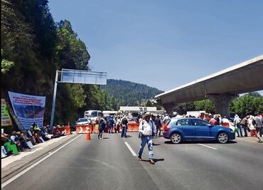 Protestan y colapsan 7 horas la México-Toluca