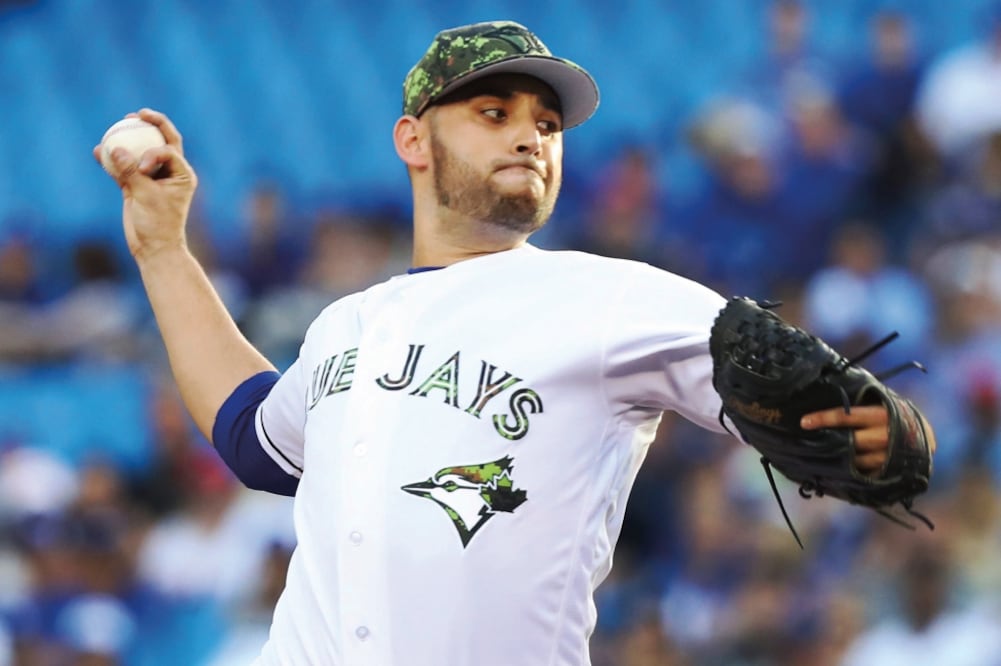 El sonorense tuvo para Toronto una sólida salida al diamante (FRED THORNHILL. AP)