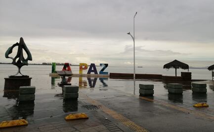 Los Cabos y La Paz esperan en breve impacto de huracán Olaf 