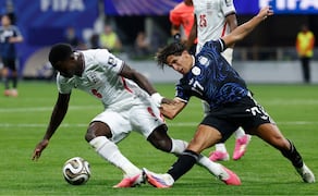 Inglaterra y Argentina disputan una primera mitad muy trabada. FOTO: AP