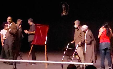 Héctor Bonilla reaparece en el aniversario de "Puño de Tierra"