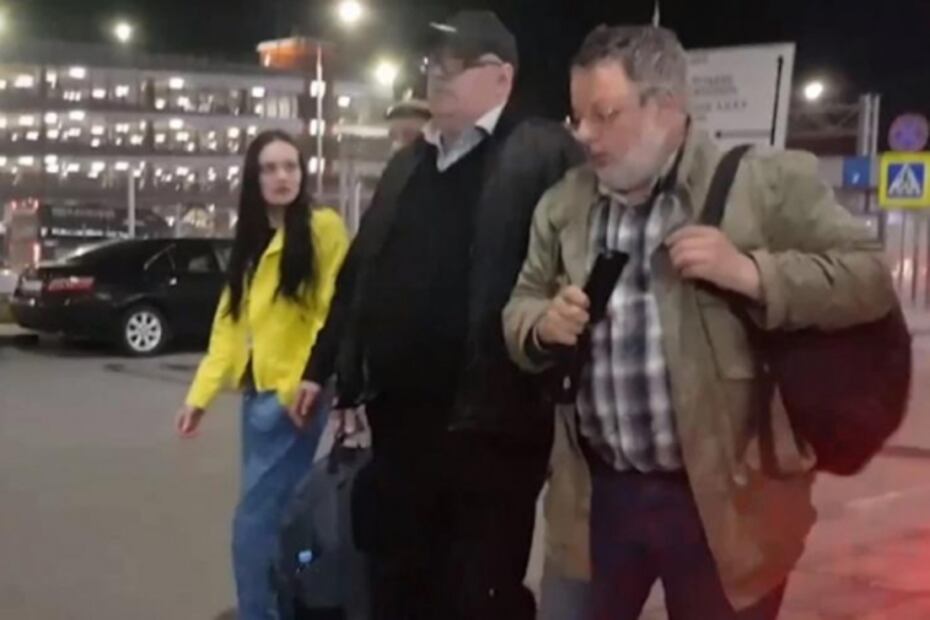 Pasajero habría obstruido la salida de avión ruso incendiado que dejó 41 muertos