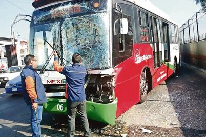 Dos choques del Mexibús dejan 18 lesionados