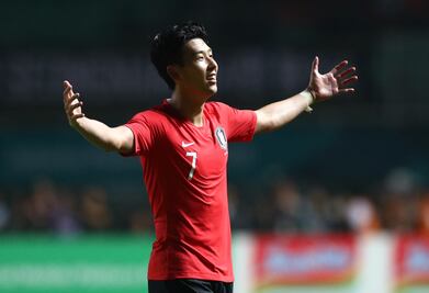 Son se salva del servicio militar tras oro de Corea del Sur