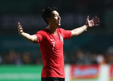 Son se salva del servicio militar tras oro de Corea del Sur