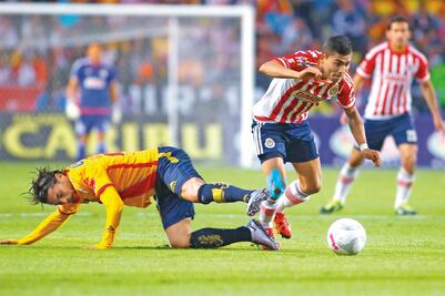 Con alicientes contrarios