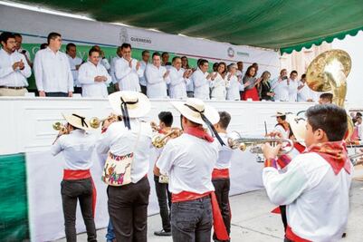 Llama Héctor Astudillo Flores a la unidad para fortalecer al país