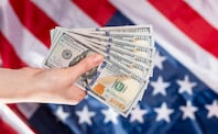 Visa americana: iStock/ valiantsin suprunovich