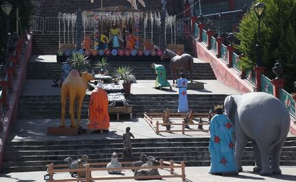 Instalan nacimiento monumental en Metepec 