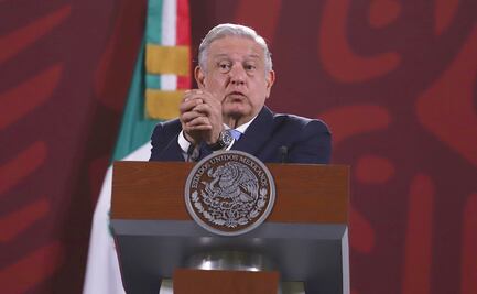 AMLO acusa campaña financiada por Claudio X. González para “atorar” los trabajos del Tren Maya 