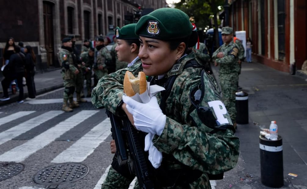 Aspectos de los preparativos del Desfile Cívico Militar, en las calles del Centro Histórico de la Ciudad de México, este 16 de septiembre de 2026. Foto Hugo Salvador/ EL UNIVERSAL