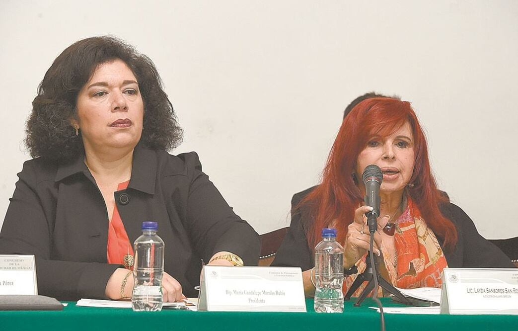 Según Layda Sandores (der.), ella le hizo un favor a Guadalupe Morales (izq.) al darle trabajo a su hermana en Ventanilla Única, donde se maneja dinero. ESPECIAL