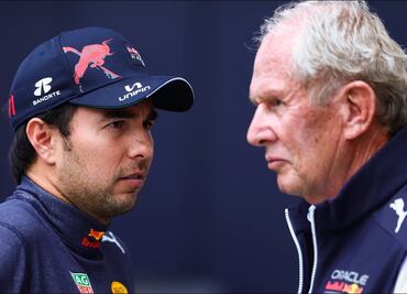 Helmut Marko pone en duda continuidad de Checo Pérez en Red Bull: "Estamos hablando con Carlos Sainz"