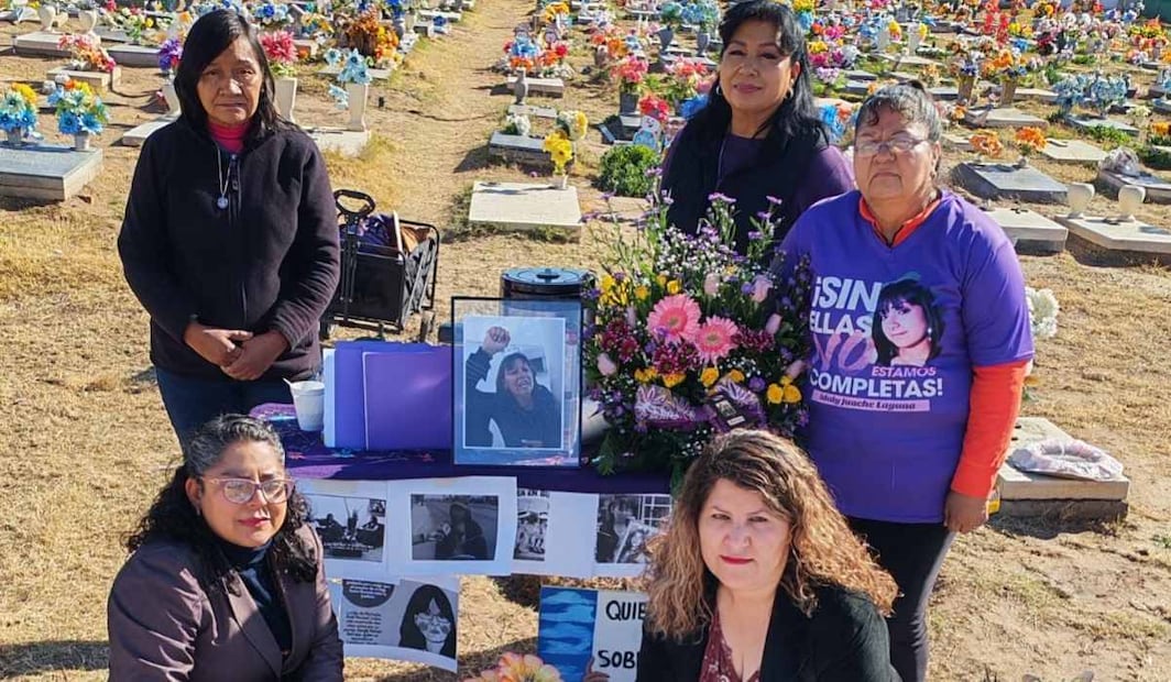 Colectivos se reúnen al rededor de la tumba de Maricela Escobedo (16/12/2025). Foto: Especial