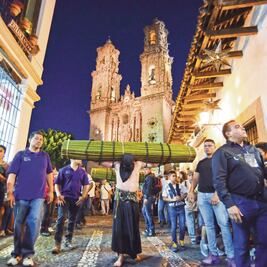 Encruzados, flagelación que atrae al turismo 