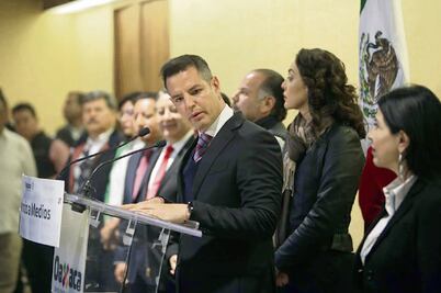 Remueve Alejandro Murat a siete funcionarios 