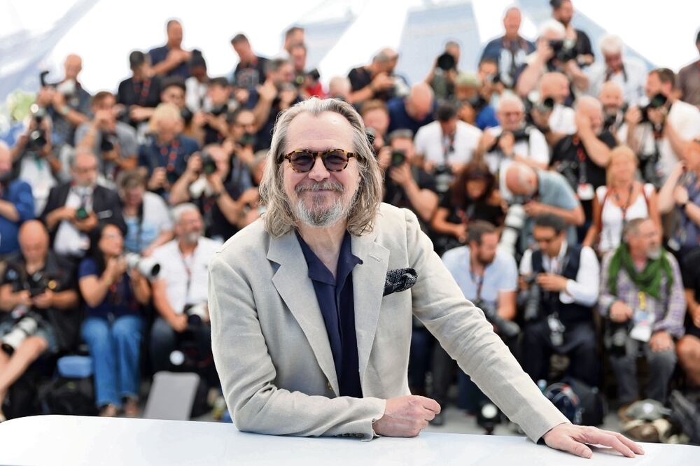 Es un escritor en el nuevo filme que Sorrentino llevó al festival. Foto: de Andre Pai. EFE. EPA
