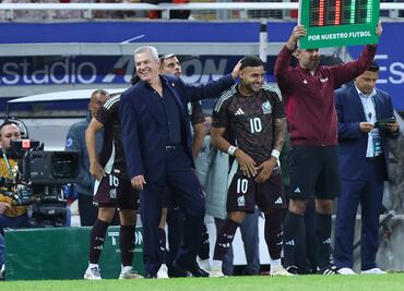 Alexis Vega se enganchó con la afición que le gritó “borracho” en el estadio Akron