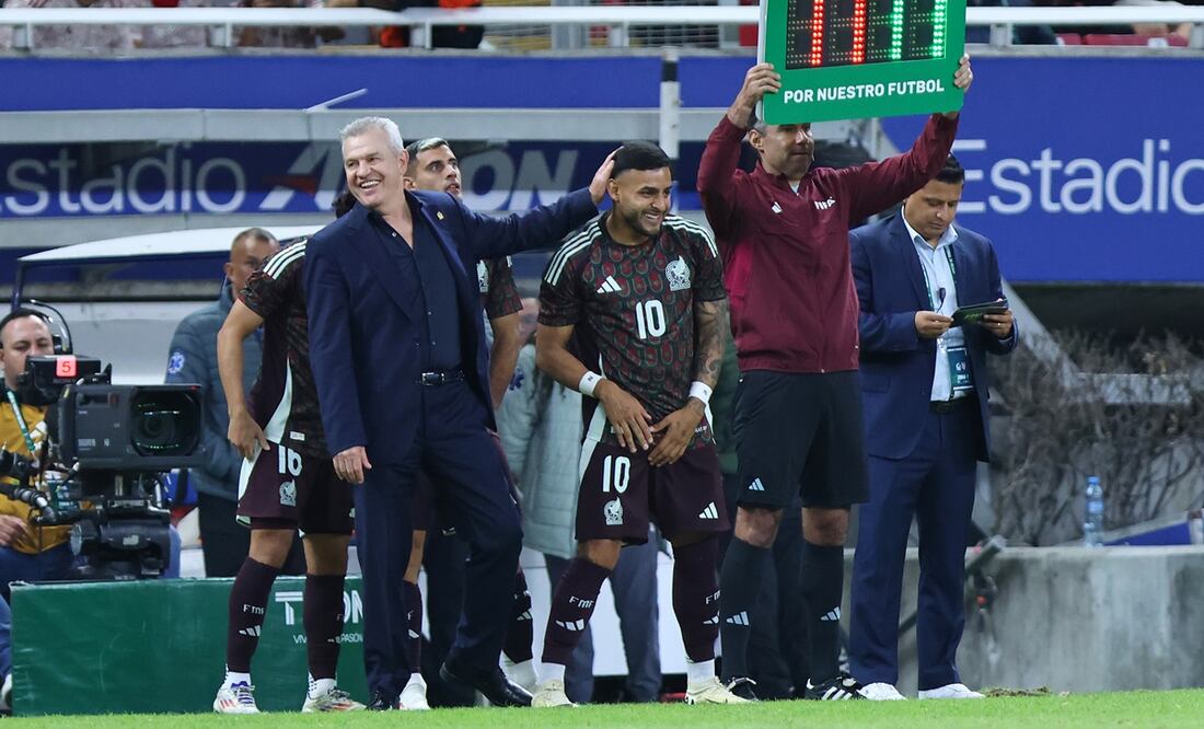 Alexis Vega se enganchó con la afición que le gritó “borracho” en el estadio Akron FOTO: IMAGO