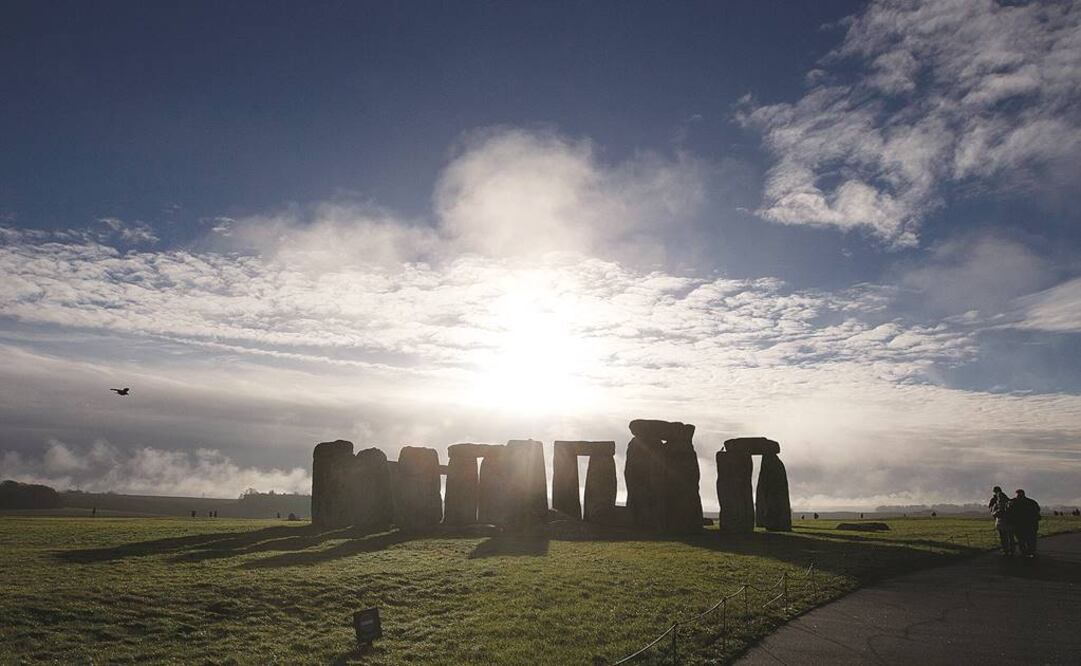 El hallazgo, que se mostró a expertos en patrimonio de las Naciones Unidas que están de visita en Stonehenge, podría reescribir la historia británica, destacan. FOTO: Archivo/AP.
