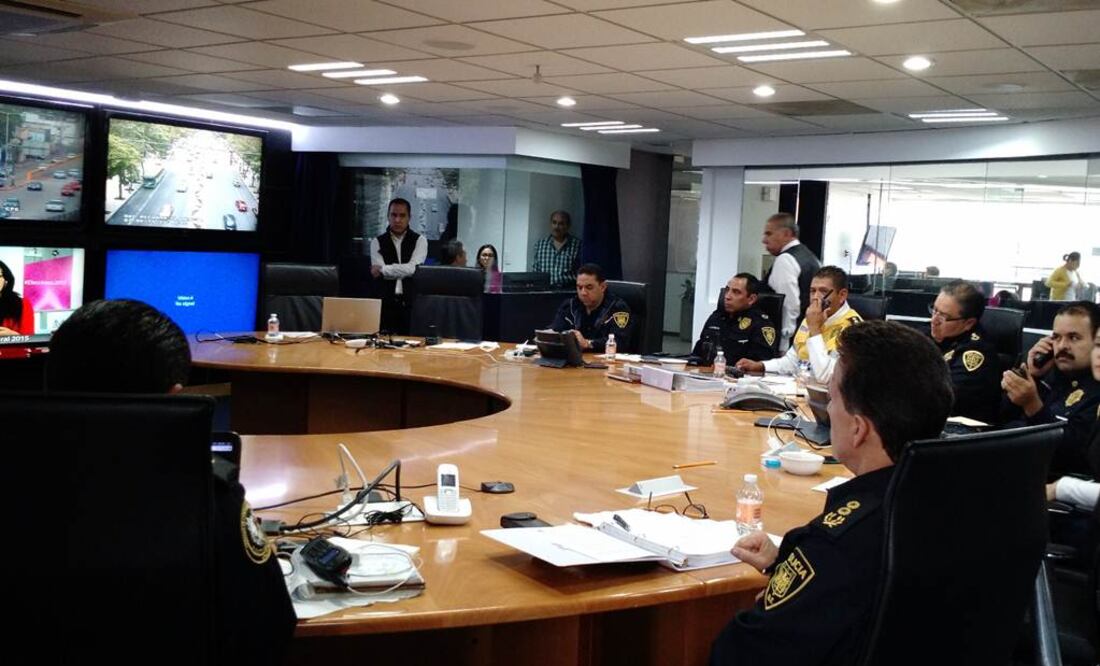 Mandos de la SSPDF monitorean las elecciones desde la Sala de Crisis, de la Subsecretaría de Informa e Inteligencia Policial de la SSPDF