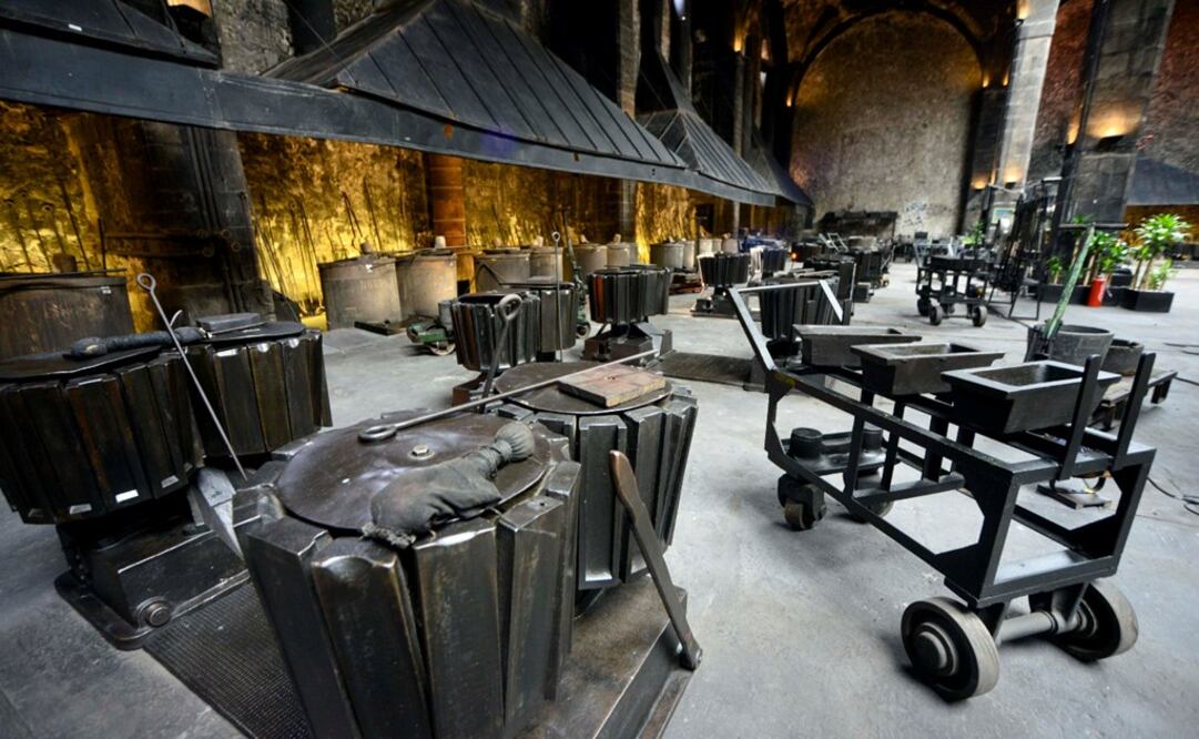 El edificio, y sus escaleras de caracol resguardan  cortadoras, prensas, laminadoras y más de 150 máquinas. Tanya Guerrero / EL UNIVERSAL