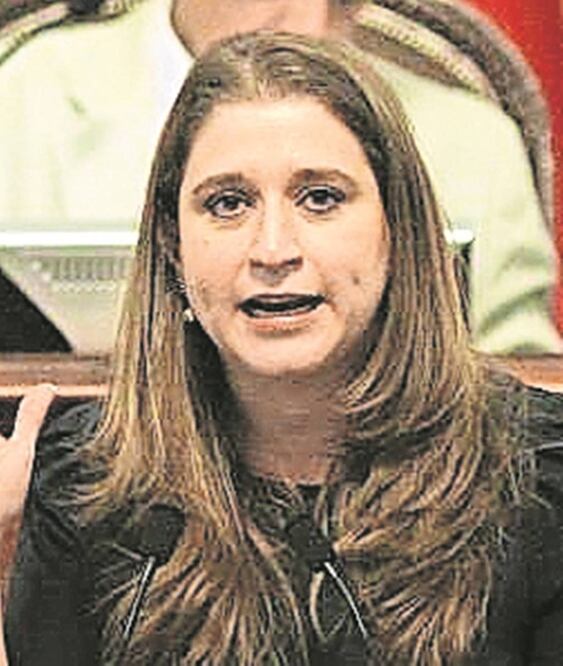 Diputada pinta su raya con titular de Seduvi