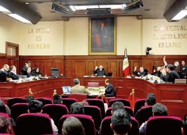 Destituyen a 20 servidores por incumplir amparos