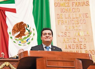 Competencia de nepotismo entre PAN y Morena