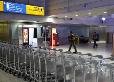 Aeropuerto de Heathrow reanuda “algunos vuelos”; espera operar por completo el sábado tras cierre por incendio