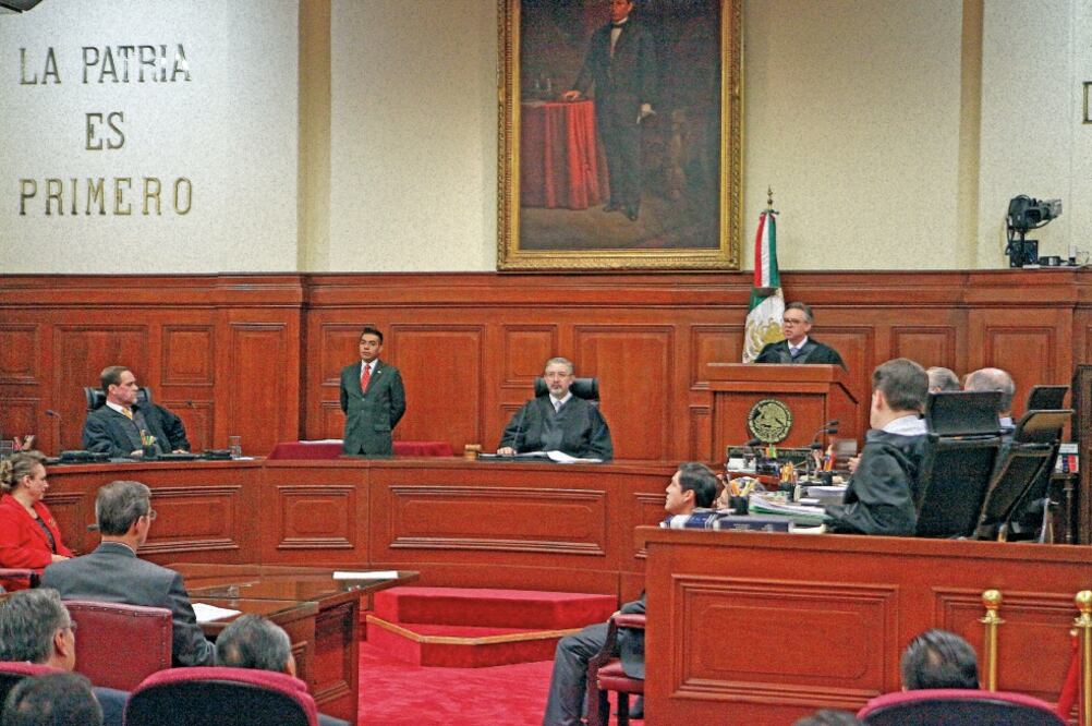 La SCJN tiene pendiente resolver si la autoridad federal tienen atribuciones para solicitar a las empresas de telefonía los datos de los usuarios (ARCHIVO EL UNIVERSAL)