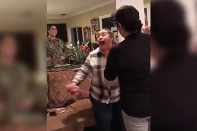 Regalo de navidad para su madre se vuelve viral